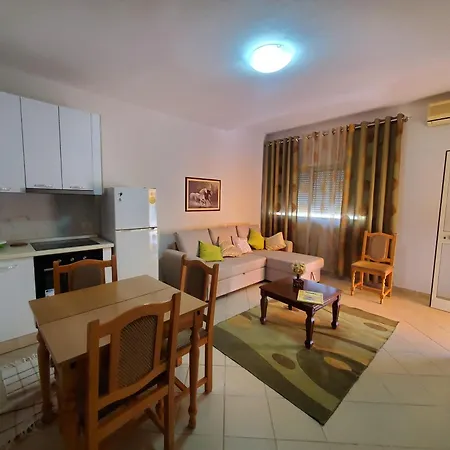 1+1 Plazh Apartment *