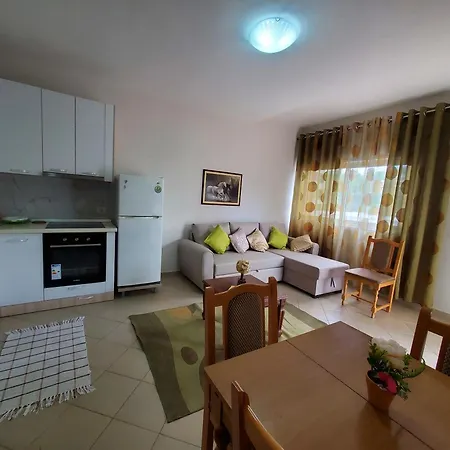 1+1 Plazh Apartment